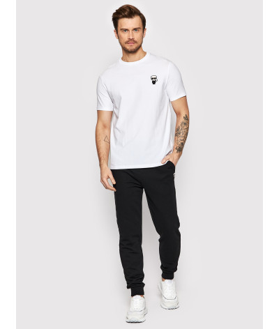 755027 532221 10
  Karl Lagerfeld
  Blanc
  T-Shirts
  Tissu principal: 95% coton, 5% Elastanne
. Coupe : Regular .. Coupe :