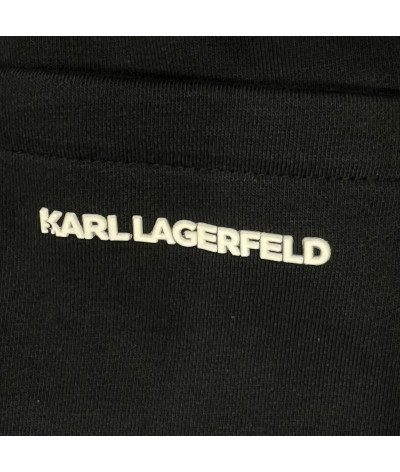 705046532900990
  Karl Lagerfeld
  Noir
  Short
  Tissu Principal: 100% Cotton
. Coupe : Regular .. Coupe :