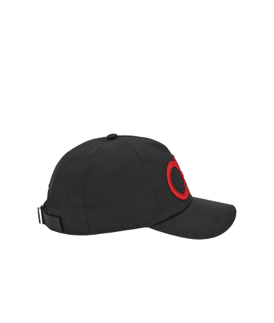 CAP 751007
  Salvatorre Ferragamo .
Couleur : Noir/Rouge .
Type : Casquette .
Composition :Tissu principal: 95% Cotton, 5% Brass