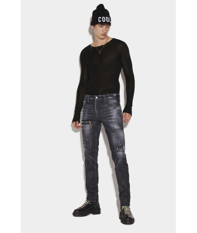 S71LB1042 900
  Dsquared
  Noir
  Jeans , Cool Guy
 Tissu principal: 98% Cotton, 2% Elastanne
. Coupe : Regular .. Coupe :