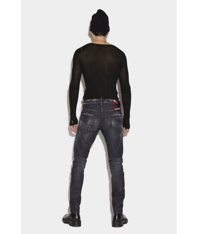 S71LB1042 900
  Dsquared
  Noir
  Jeans , Cool Guy
 Tissu principal: 98% Cotton, 2% Elastanne
. Coupe : Regular .. Coupe :