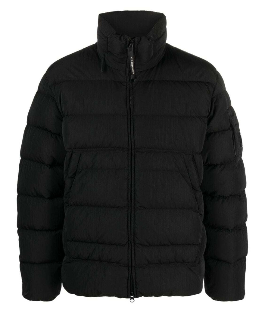 15CMOW028A 006369G 999
  C.P. Company
  Noir
  Veste
   - Tissu principal: 100% Polyamide - Doublure principale: 100% Polyamide 