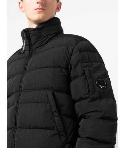 15CMOW028A 006369G 999
  C.P. Company
  Noir
  Veste
   - Tissu principal: 100% Polyamide - Doublure principale: 100% Polyamide 