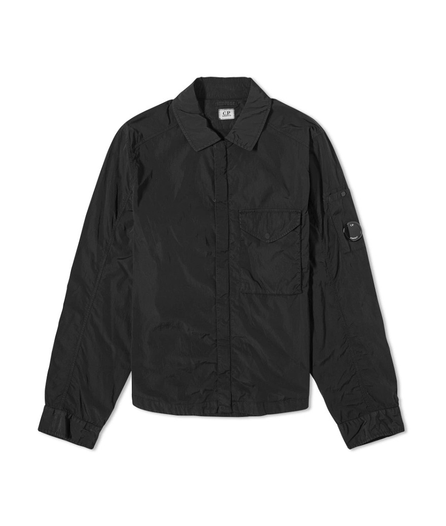 15CMOS041A 005904G 999
  C.P. Company 
  Noir
  Veste Crhome
 Tissu principal: 100% Polyamide
. Coupe : Regular .. Coupe :