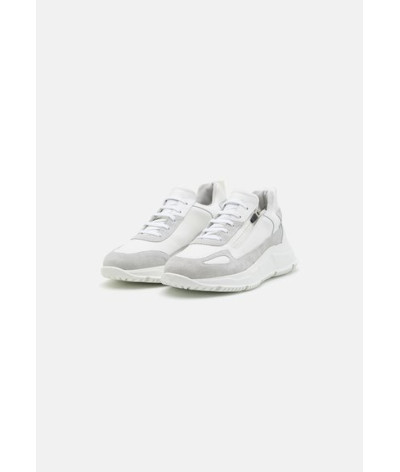 IU1632 COMB CLEAR
  Iceberg
  Blanc
  Sneakers
 Tissu principal: 100% cuir
. Coupe : Regular .. Coupe :