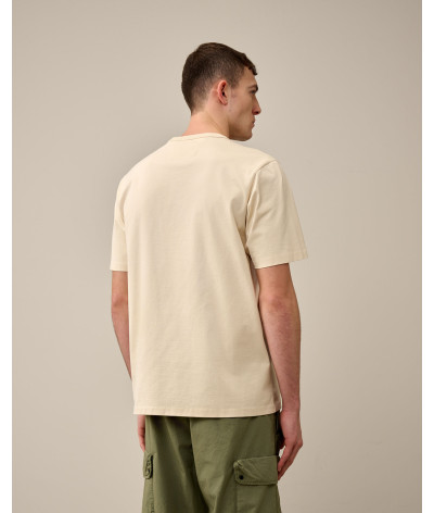 16CMTS145A-006203W 402
  C.P. Company
   Beige
  T-Shirt
 Tissu principal: 100% Cotton
. Coupe : Regular .                . Coup