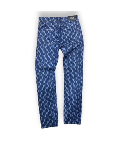 265840-542869-690
  Karl Lagerfeld
  Bleu
  Pantalon
  Tissu principal: 100% Cotton
. Coupe : Regular .                . Coupe :