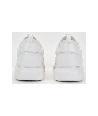 855012-541470-10
  Karl Lagerfeld
  Blanc
  Sneakers
  Tissu principal: 100% Cuir
. Coupe : Regular .                
<p class="