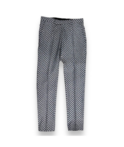 255002-542115-990
  Karl Lagerfeld
  Gris
  Pantalon
 Tissu principal: 55% viscose, 45% polyester
. Coupe : Regular .           