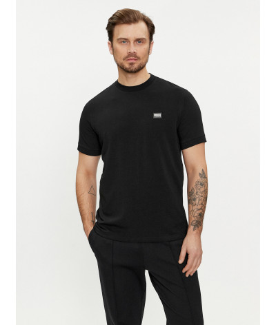 755022-542221-990
 Karl Lagerfeld
  Noir
  T-Shirt
   Tissu principal: 95% coton, 5% élasthanne
. Coupe : Regular .             