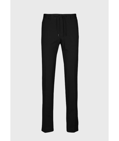 255056-542027-990
  Karl Lagerfeld
  Noir
  Pantalon
 Tissu principal: 86% polyester, 14% élasthanne
. Coupe : Regular .        