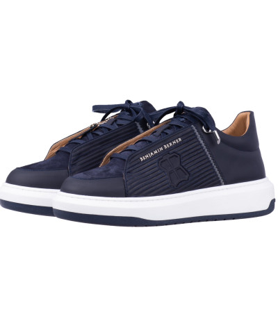 BNJ0161 THEO 3D NAVY
  Benjamin Berner

  Marine

  Sneakers

  Tissu principal: 100% Cuir

. Coupe : Regular .         