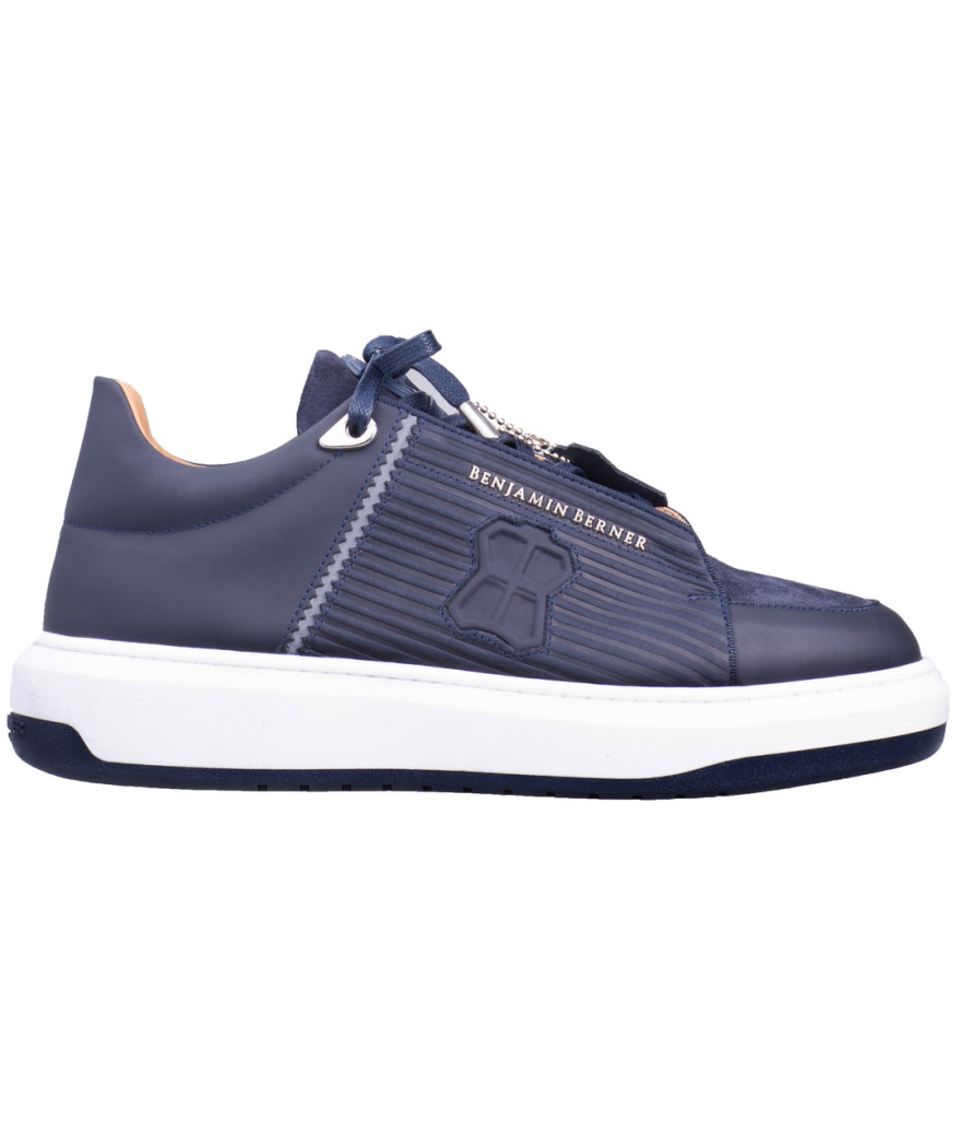 BNJ0161 THEO 3D NAVY
  Benjamin Berner

  Marine

  Sneakers

  Tissu principal: 100% Cuir

. Coupe : Regular .         