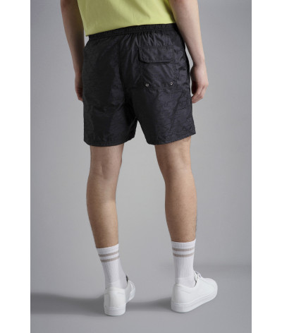 24415041-011
  Paul &amp; Shark
  Noir
  Short
  Tissu principal: 100 % Polyester
. Coupe : Regular .                . Coupe :