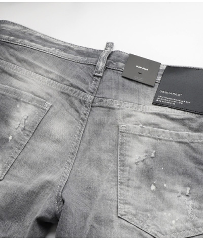 S71LB1148 S30260 852
  Dsquared
  Gris
  Jeans , Slim
 Tissu principal: 98% Cotton, 2% Elastane
. Coupe : Regular/ Super Twinky 