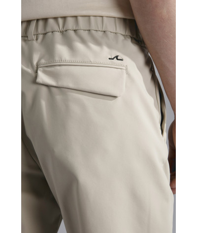 24414078-629
  Paul &amp; Shark
  Beige
  Short
  Matière principale : 84 % nylon, 16 % élasthanne - Doublure poches : 100 % pol