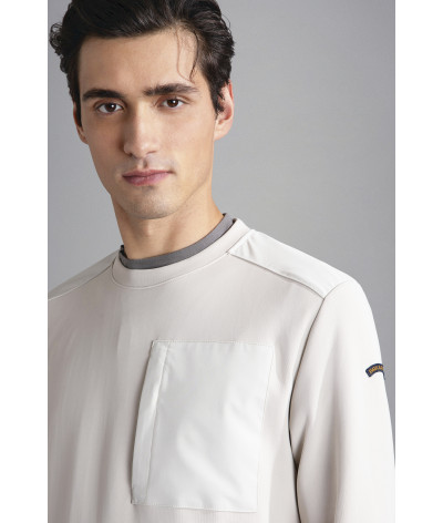 24411836-029
  Paul &amp; Shark
  Beige
  Sweat
  Tissu principal: 57 % nylon, 43 % coton
. Coupe : Regular .                . C