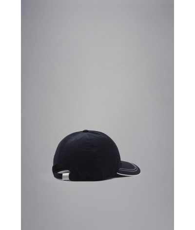 24417100-013
  Paul &amp; Shark
  Marine
  Casquette
  Tissu principal: 100 % Cotton
. Coupe : Regular .                . Coupe 