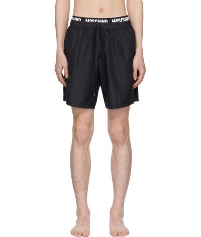 V3A4245-9301-0555
  Moschino
  Noir
  Short de Bain
   Tissu principal: 100% Polyester
. Coupe : Regular .                . Coup