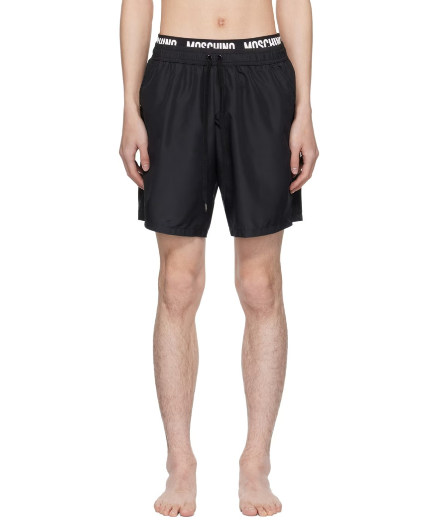 V3A4245-9301-0555
  Moschino
  Noir
  Short de Bain
   Tissu principal: 100% Polyester
. Coupe : Regular .                . Coup