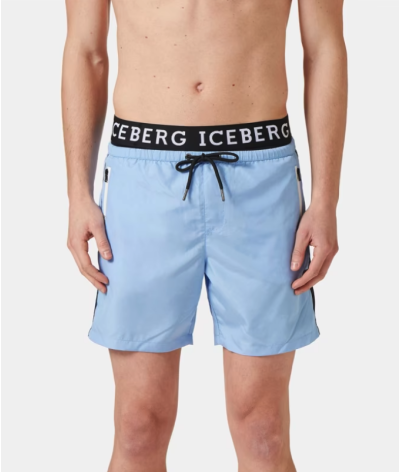 ICE4MBM07-BLUE
  Iceberg
  Bleu
  Short
   Tissu principal: 100% Polyester
. Coupe : Regular .                . Coupe :