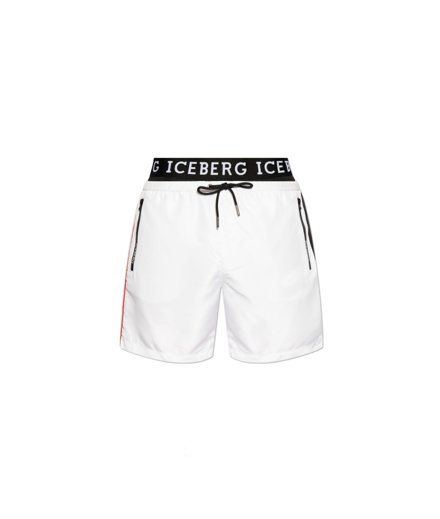 ICE4MBM07-WHITE
  Iceberg
  Blanc
  Short
   Tissu principal: 100% Polyester
. Coupe : Regular .                . Coupe :