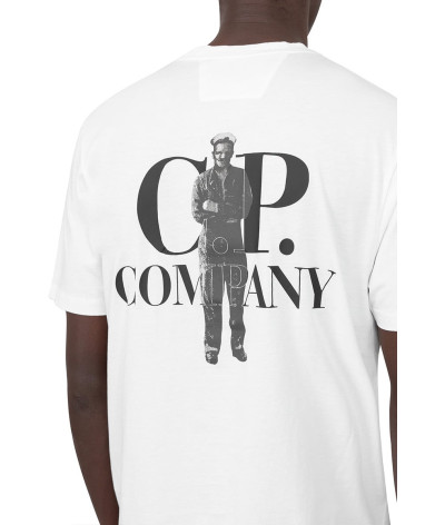 17CMTS167A-005100W-103
  C.P. Company
   Blanc
  T-Shirts
 Tissu principal: 100% Cotton
. Coupe : regular                . Coupe