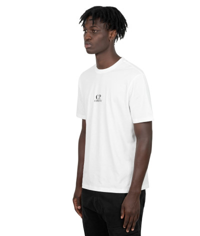 17CMTS167A-005100W-103
  C.P. Company
   Blanc
  T-Shirts
 Tissu principal: 100% Cotton
. Coupe : regular                . Coupe