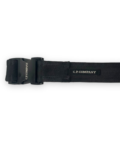 17CMAC042A-110243A-999
  C.P. Company
   Noir
  Ceinture
 Tissu principal: 100% Polyester, Boucle 100% Acier
. Coupe : regular  