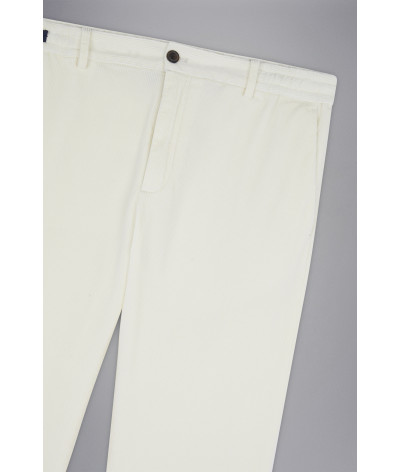 14314020-030
  Paul &amp; Shark
   Beige
  Pantalon
  74 % coton, 24 % modal, 2 % élasthanne - Doublure des poches : 65 % polyes