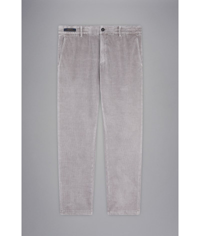 14314020-667
  Paul &amp; Shark
   Gris
  Pantalon
  74 % coton, 24 % modal, 2 % élasthanne - Doublure des poches : 65 % polyest