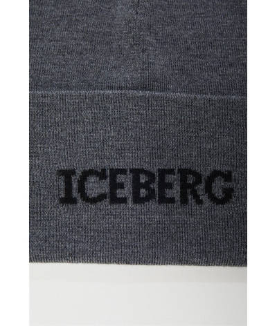 3042 - 9005 - 8995
  Iceberg
   Gris
  Bonnet
  Tissu principal: 100%LAINE
. Coupe : regular                . Coupe :