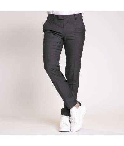 255056-544031-910
  Karl Lagerfeld
   Gris
  Pantalon
  Tissu principal: 68% Cotton, 32% polyester
. Coupe : regular            