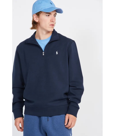 710922557002
  Ralph Lauren
   Marine
  Sweat Col Camioneur zippé
  Tissu principal: 66 % Coton, 34 % Polyester Recyclé
. Coupe 