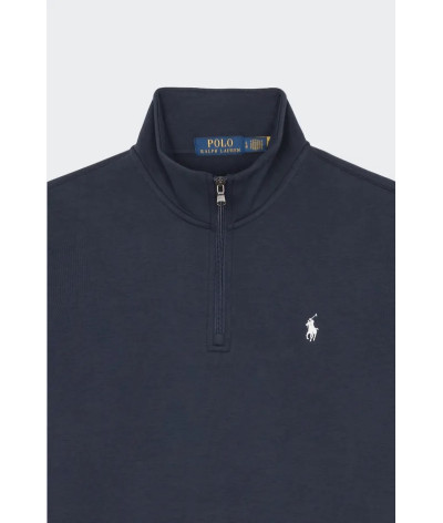 710922557002
  Ralph Lauren
   Marine
  Sweat Col Camioneur zippé
  Tissu principal: 66 % Coton, 34 % Polyester Recyclé
. Coupe 