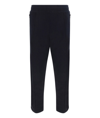 242ZR0374-7025
  Moschino
   Noir
  Pantalon
  Tissu principal: 100% Cotton
. Coupe : regular                
<p class="p1" styl