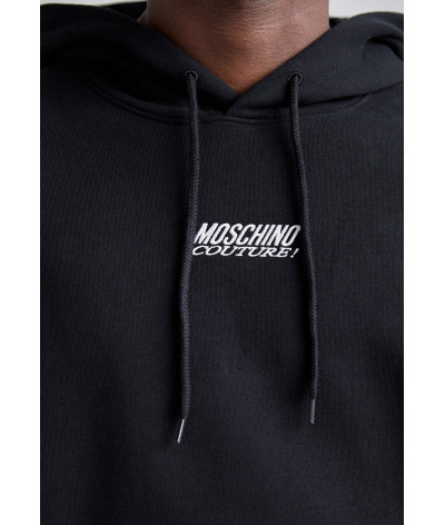 242ZR1720-7025
  Moschino
   Noir
  Sweat à Capuche
  Tissu principal: 100% Cotton
. Coupe : regular                
<p class="p