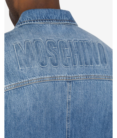 242ZR0623-7022
  Moschino
   Bleu
  Veste
  Tissu principal: 100% Cotton
. Coupe : oversize 
<span style="font-family:'Helvetica