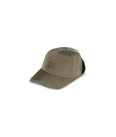 17CMAC146A-005904A-359
  C.P. Company
   Kaki
  Casquette Goggle
    Partie interne tissu principal : 100 % Polyester - Partie e