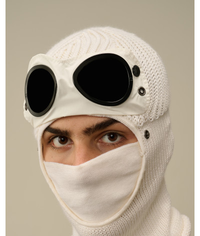 17CMAC301A-005509A-103
  C.P. Company
   Blanc
  Cagoule Goggle
  Tissu principal : 100 % Laine - Tissu secondaire : 100 % Polya