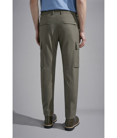 14314097-128
  Paul &amp; Shark
   Gris
  Pantalon
.Composition : 88% Nylon 12% Elastane -Pocket lining: 100% Polyester
. Coupe 