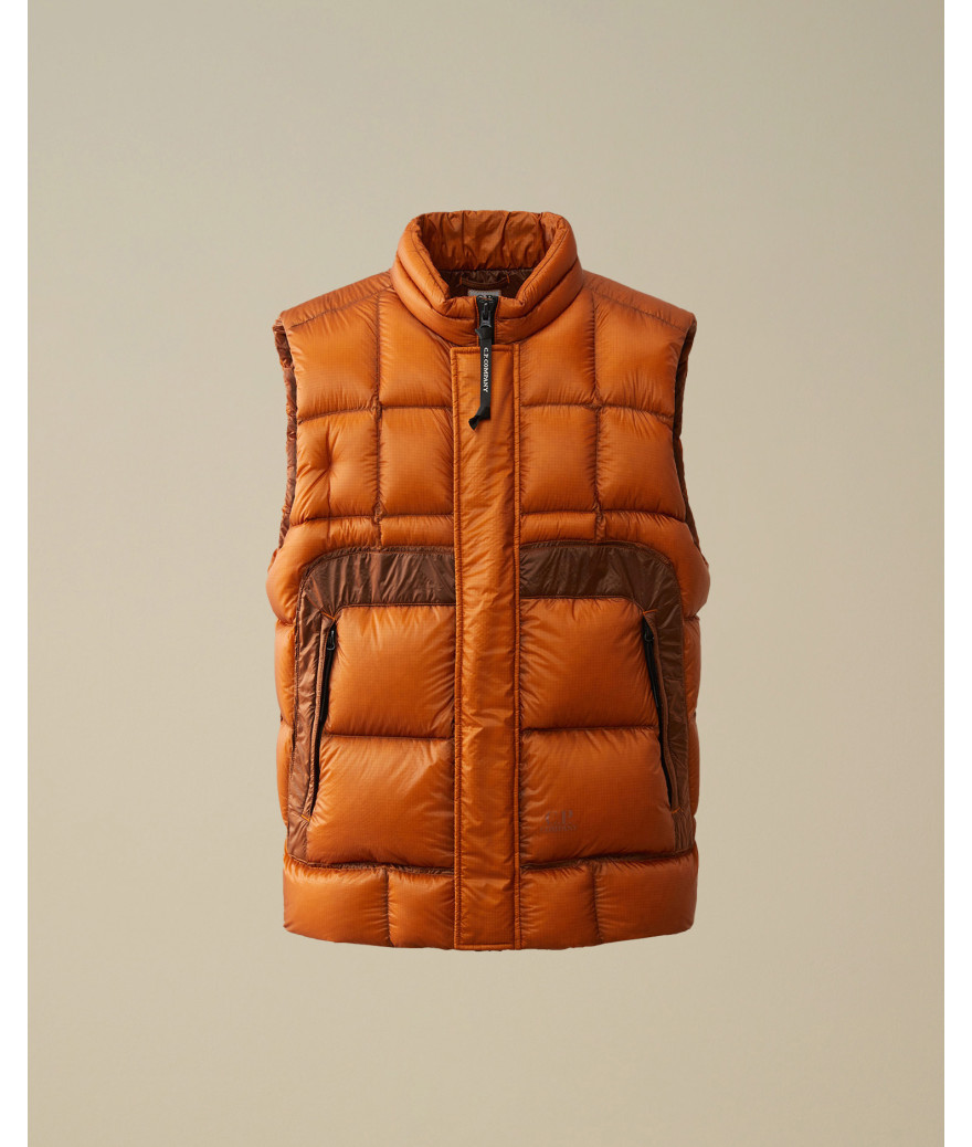 17CMOW207A-006099A-438
  C.P. Company
   Orange
  Veste sans manches en duvet à capuche
  - Tissu principal: 100% Polyamide - Do