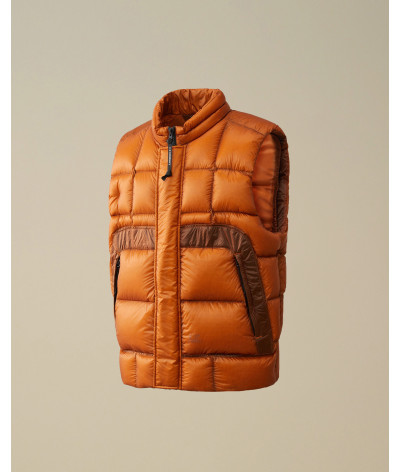 17CMOW207A-006099A-438
  C.P. Company
   Orange
  Veste sans manches en duvet à capuche
  - Tissu principal: 100% Polyamide - Do