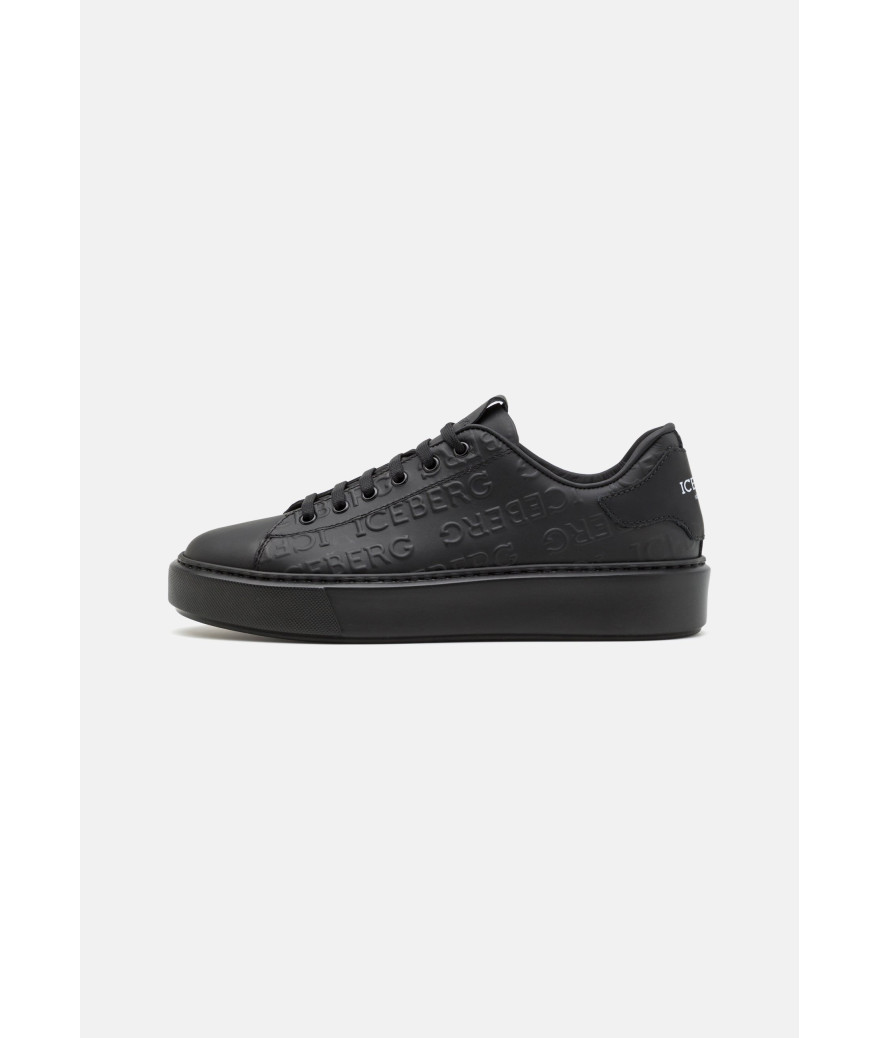 IU168401-COMB-OVERBLACK
  Iceberg
   Noir
  Sneakers
  Dessus / Tige: Cuir - Doublure: Cuir - Semelle de propreté: Cuir - Semell