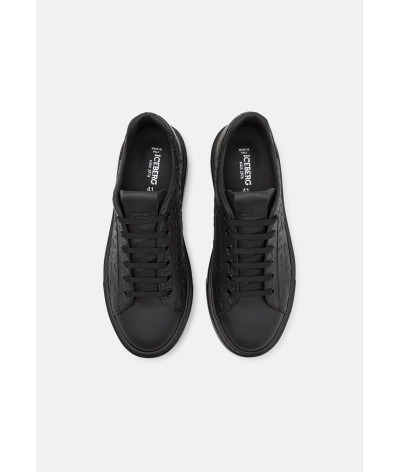 IU168401-COMB-OVERBLACK
  Iceberg
   Noir
  Sneakers
  Dessus / Tige: Cuir - Doublure: Cuir - Semelle de propreté: Cuir - Semell