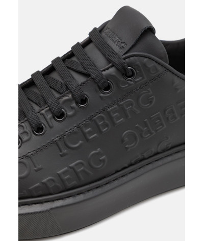 IU168401-COMB-OVERBLACK
  Iceberg
   Noir
  Sneakers
  Dessus / Tige: Cuir - Doublure: Cuir - Semelle de propreté: Cuir - Semell