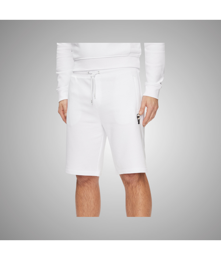 705032-542900-10
 Karl Lagerfeld
  Blanc
  Short
   Tissu principal: 87% coton, 13% polyester
. Coupe : Regular