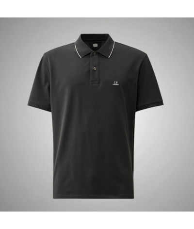 17CMPL097A-005263W-999
  C.P. Company
   Noir
  Polo en piqué de coton
  Tissu principal: 95% Coton, 5% Élasthanne