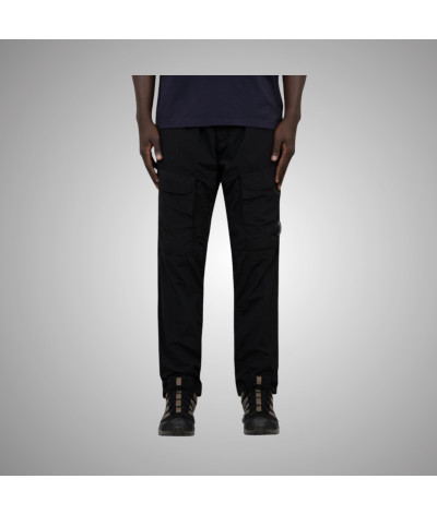 17CMPA093A-005904G-999
  C.P. Company
   Noir
  Pantalon Cargo
  Tissu principal : 98 % Cotton, 2% Elastanne