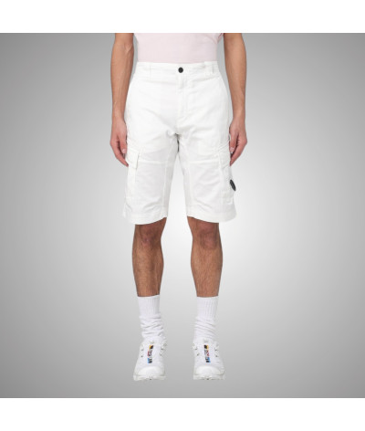 16CMBE116A-005694G 103
  C.P. Company 
  Blanc
  Short
 Tissu principal: 98% Coton, 2% Elasthanne